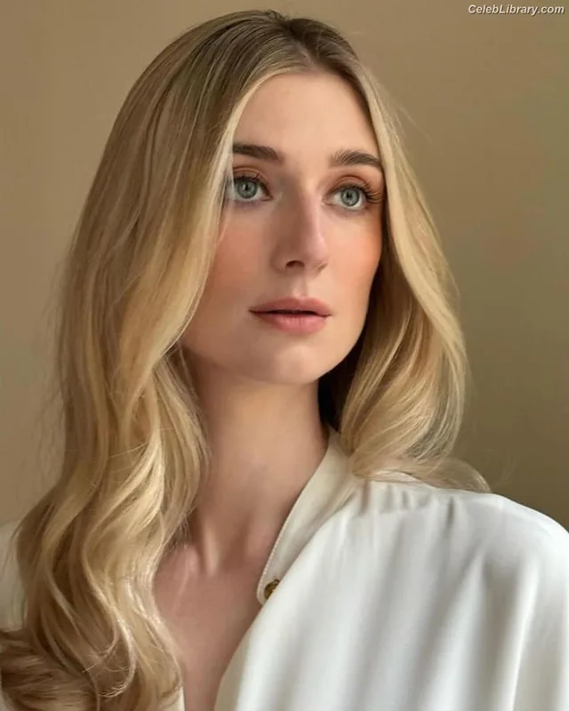Elizabeth Debicki photo 6 of 335