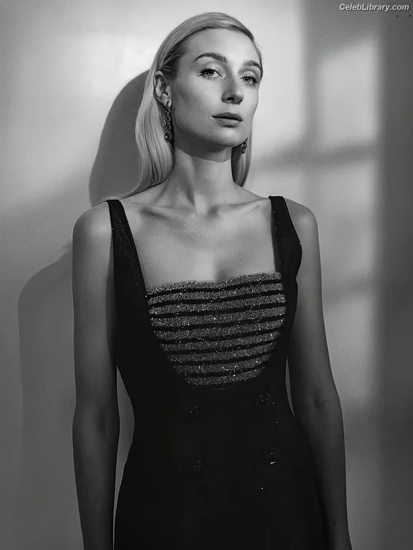 Elizabeth Debicki photo 20 of 335