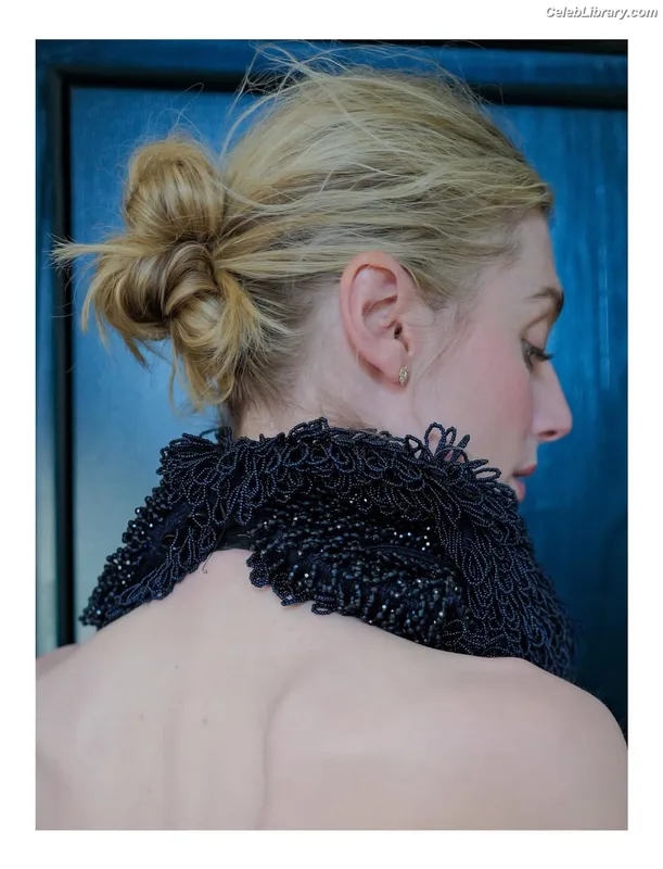 Elizabeth Debicki photo 3 of 335