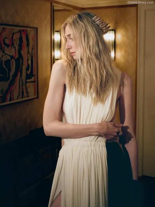 Elizabeth Debicki photo 14 of 335