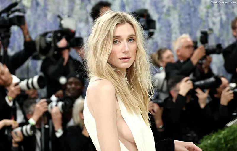 Elizabeth Debicki photo 3 of 335