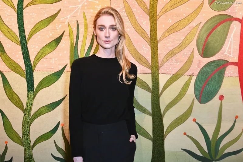 Elizabeth Debicki photo 14 of 335