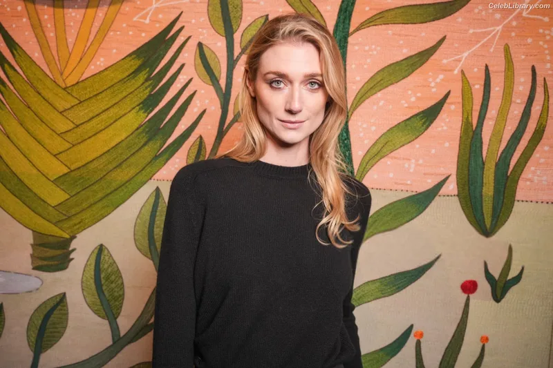 Elizabeth Debicki photo 20 of 335