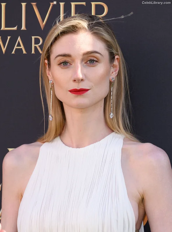 Elizabeth Debicki photo 21 of 335