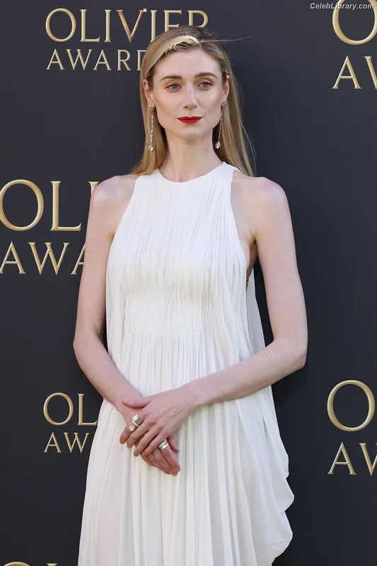 Elizabeth Debicki photo 4 of 335