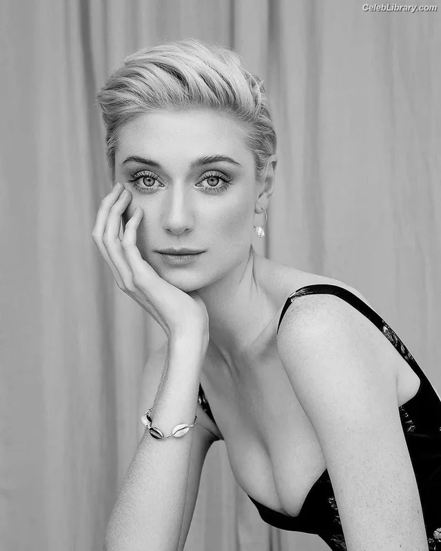 Elizabeth Debicki photo 12 of 335