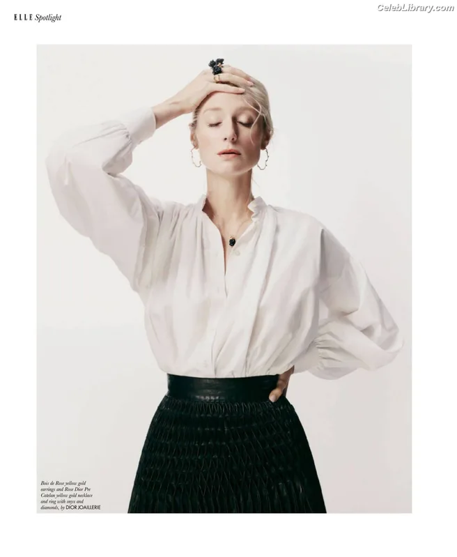 Elizabeth Debicki photo 19 of 335