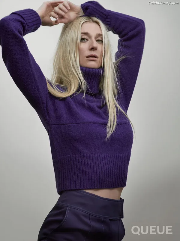 Elizabeth Debicki photo 1 of 335
