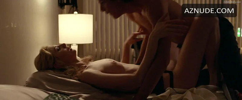 Elizabeth Debicki photo 13 of 335