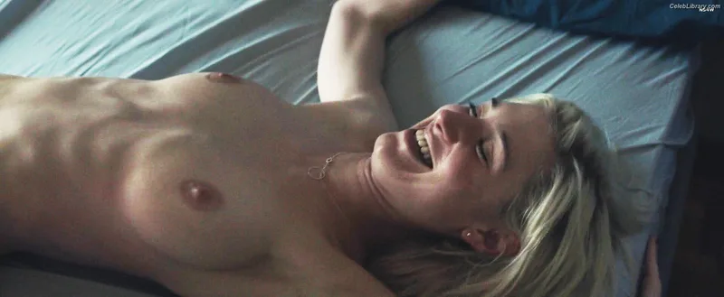 Elizabeth Debicki photo 15 of 335