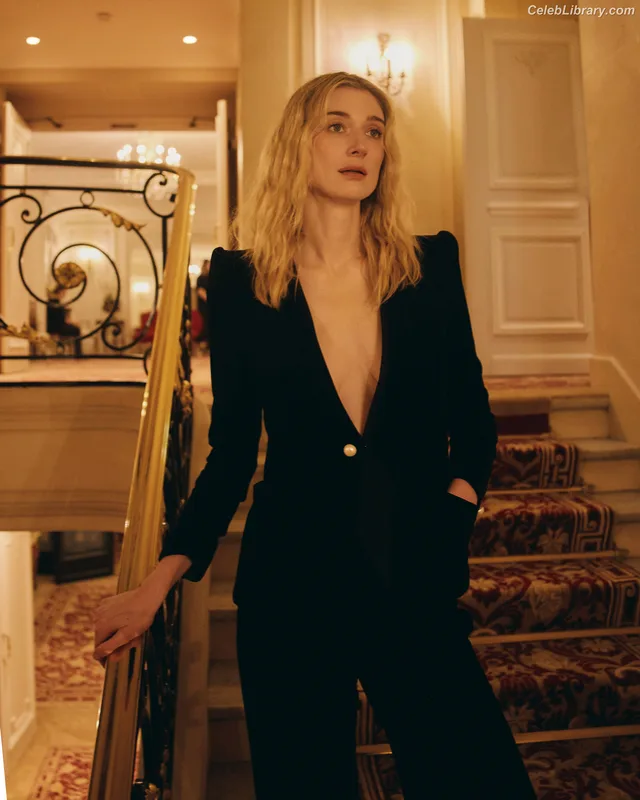 Elizabeth Debicki photo 3 of 335