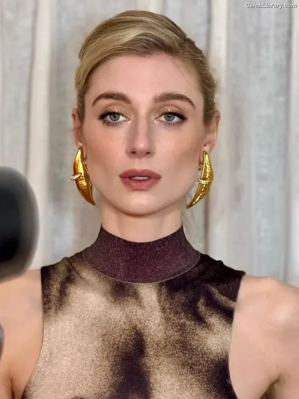 Elizabeth Debicki photo 13 of 335