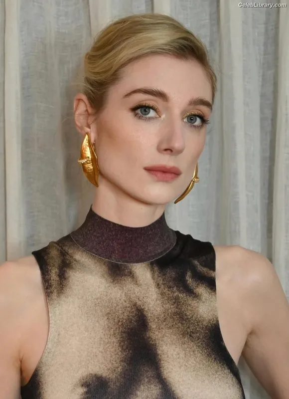 Elizabeth Debicki photo 16 of 335