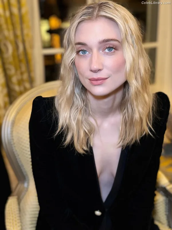 Elizabeth Debicki photo 21 of 335