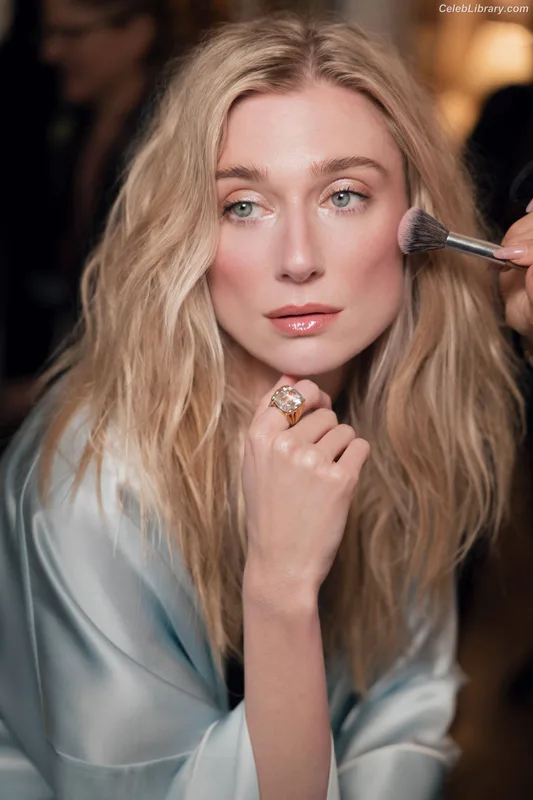 Elizabeth Debicki photo 23 of 335