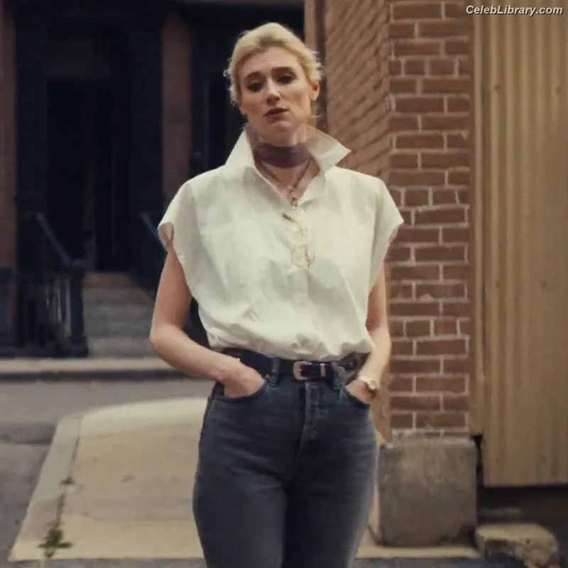 Elizabeth Debicki photo 3 of 335