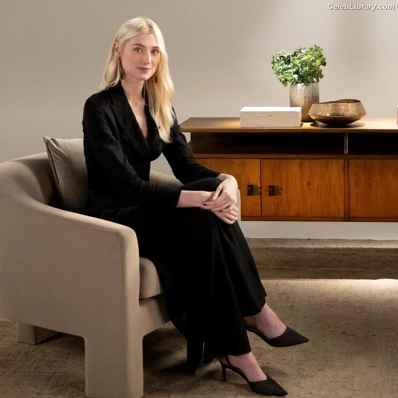 Elizabeth Debicki photo 17 of 335