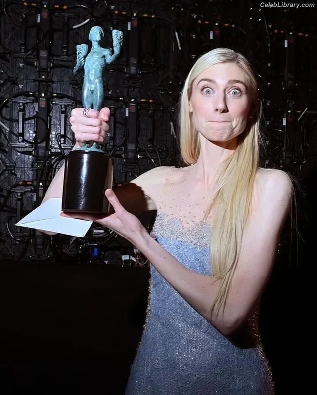 Elizabeth Debicki photo 20 of 335