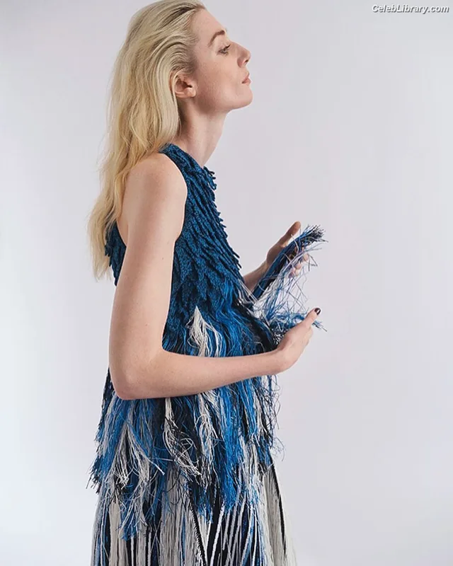 Elizabeth Debicki photo 3 of 335