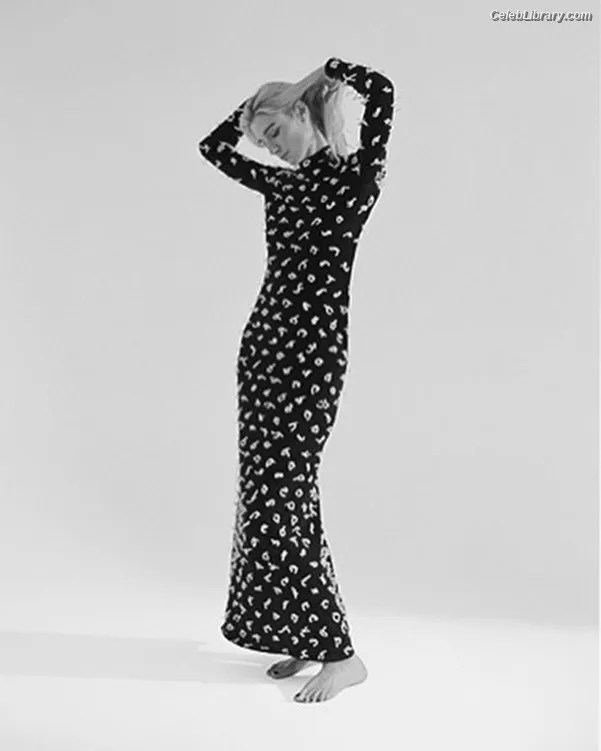 Elizabeth Debicki photo 7 of 335