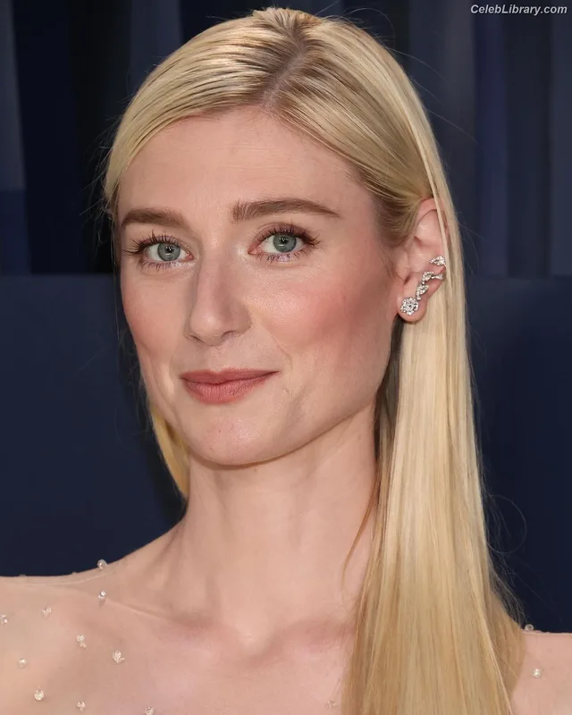 Elizabeth Debicki photo 14 of 335