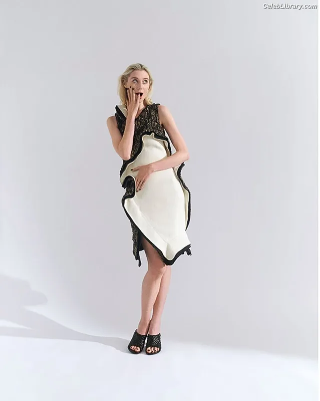 Elizabeth Debicki photo 16 of 335