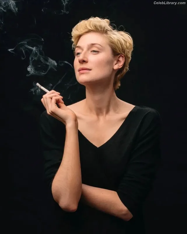 Elizabeth Debicki photo 3 of 335