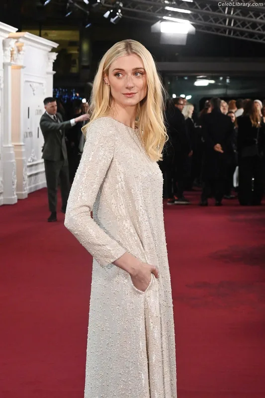 Elizabeth Debicki photo 10 of 335