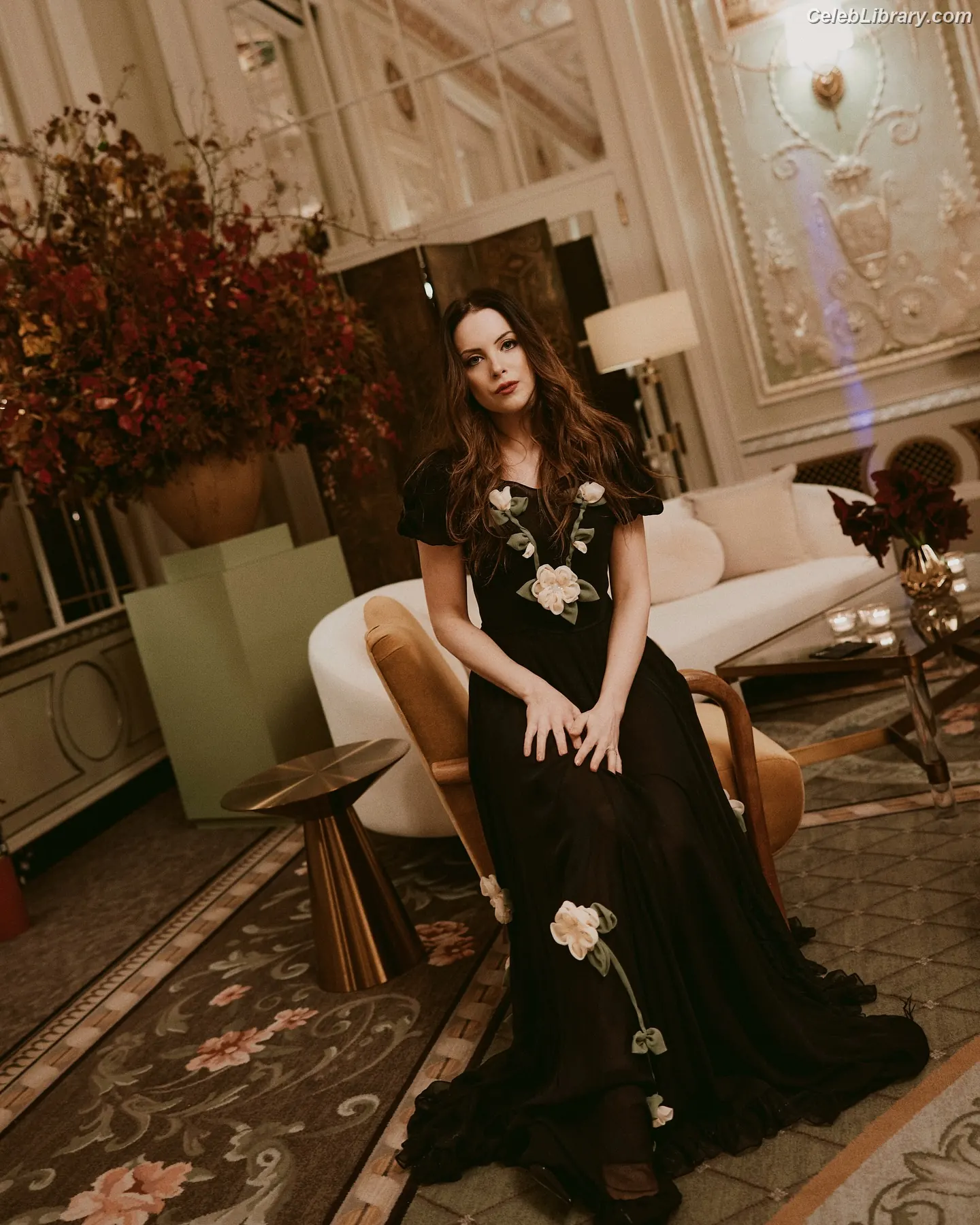 Elizabeth Gillies photo 23 of 680