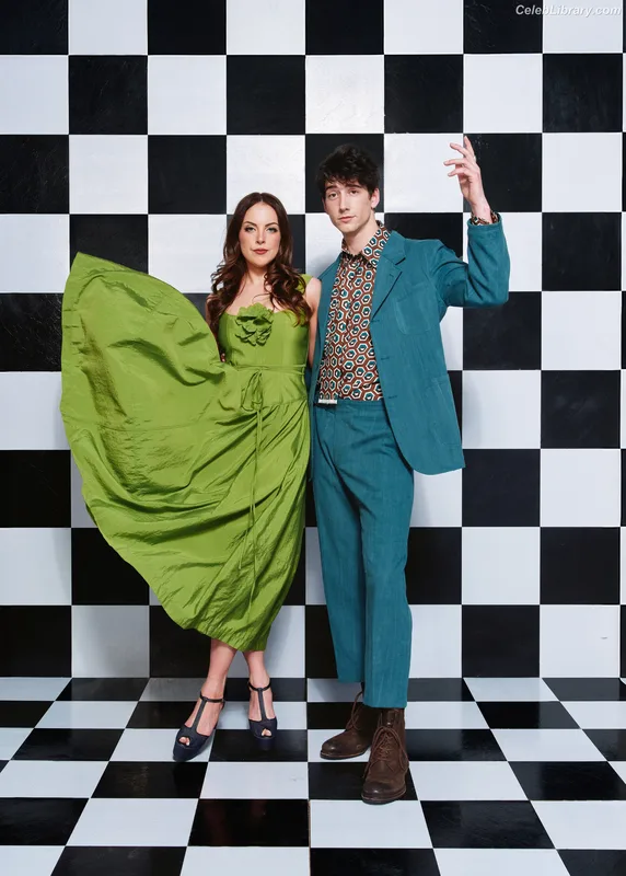 Elizabeth Gillies photo 11 of 675