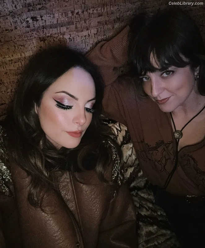 Elizabeth Gillies photo 17 of 675