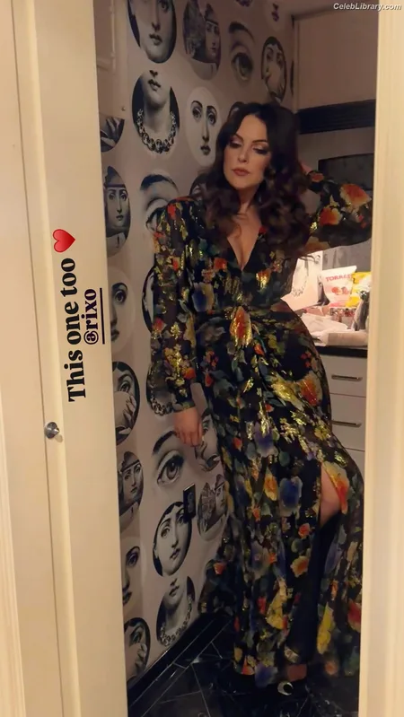 Elizabeth Gillies photo 4 of 675