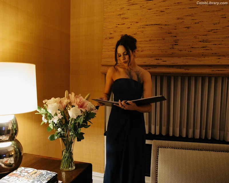 Elizabeth Gillies photo 20 of 675