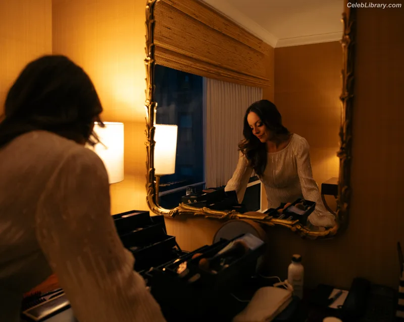 Elizabeth Gillies photo 14 of 675