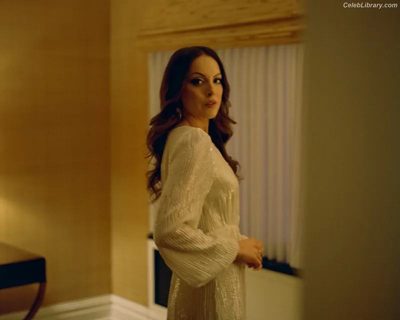 Elizabeth Gillies photo 17 of 675