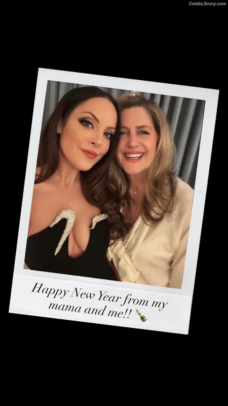 Elizabeth Gillies photo 19 of 675