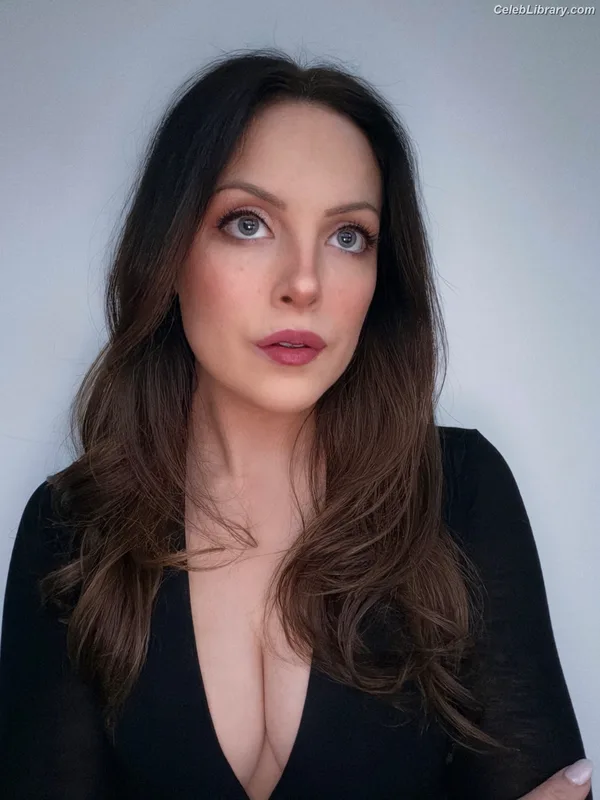 Elizabeth Gillies photo 12 of 675