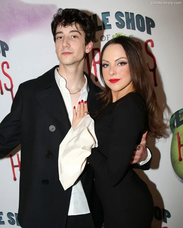 Elizabeth Gillies photo 22 of 675