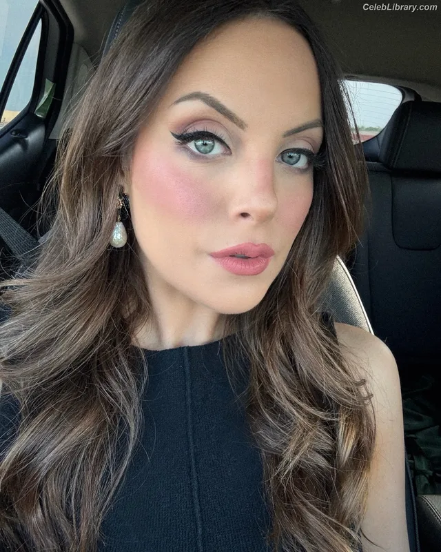 Elizabeth Gillies photo 21 of 675