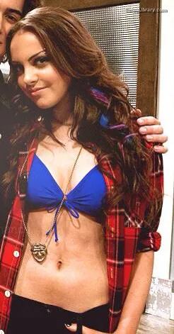 Elizabeth Gillies photo 12 of 675