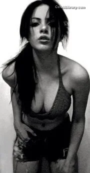 Elizabeth Gillies photo 18 of 675