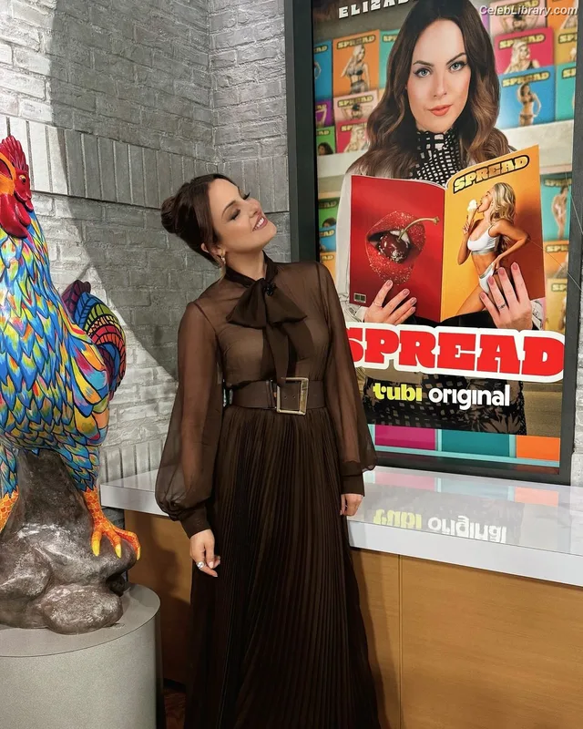 Elizabeth Gillies photo 1 of 675