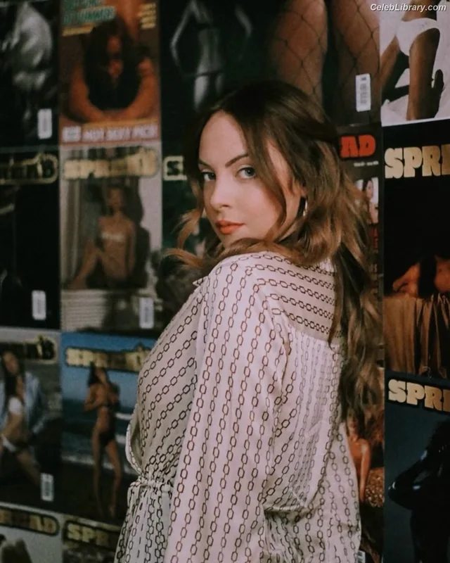 Elizabeth Gillies photo 19 of 675