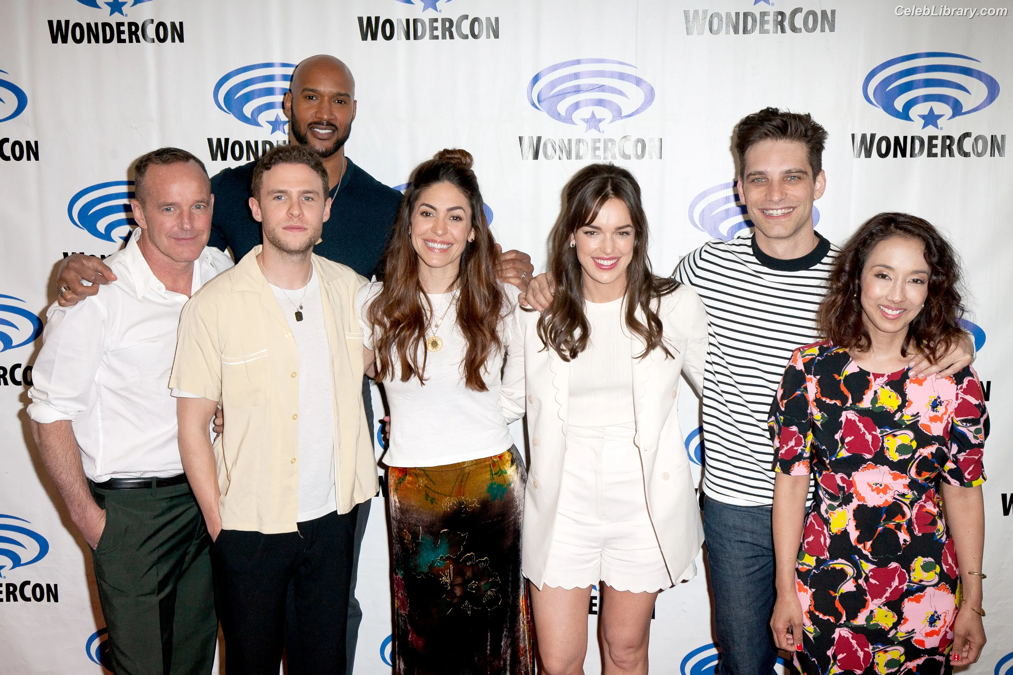 Elizabeth Henstridge photo 23 of 62