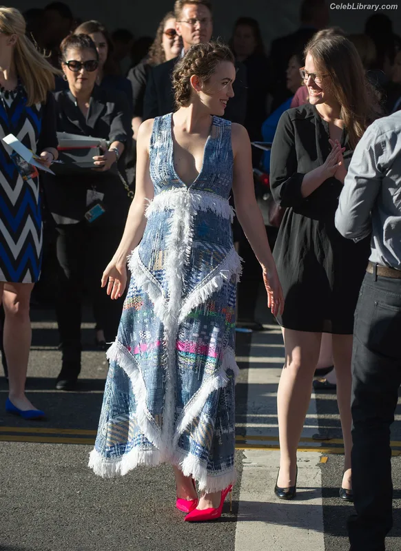 Elizabeth Henstridge photo 18 of 63