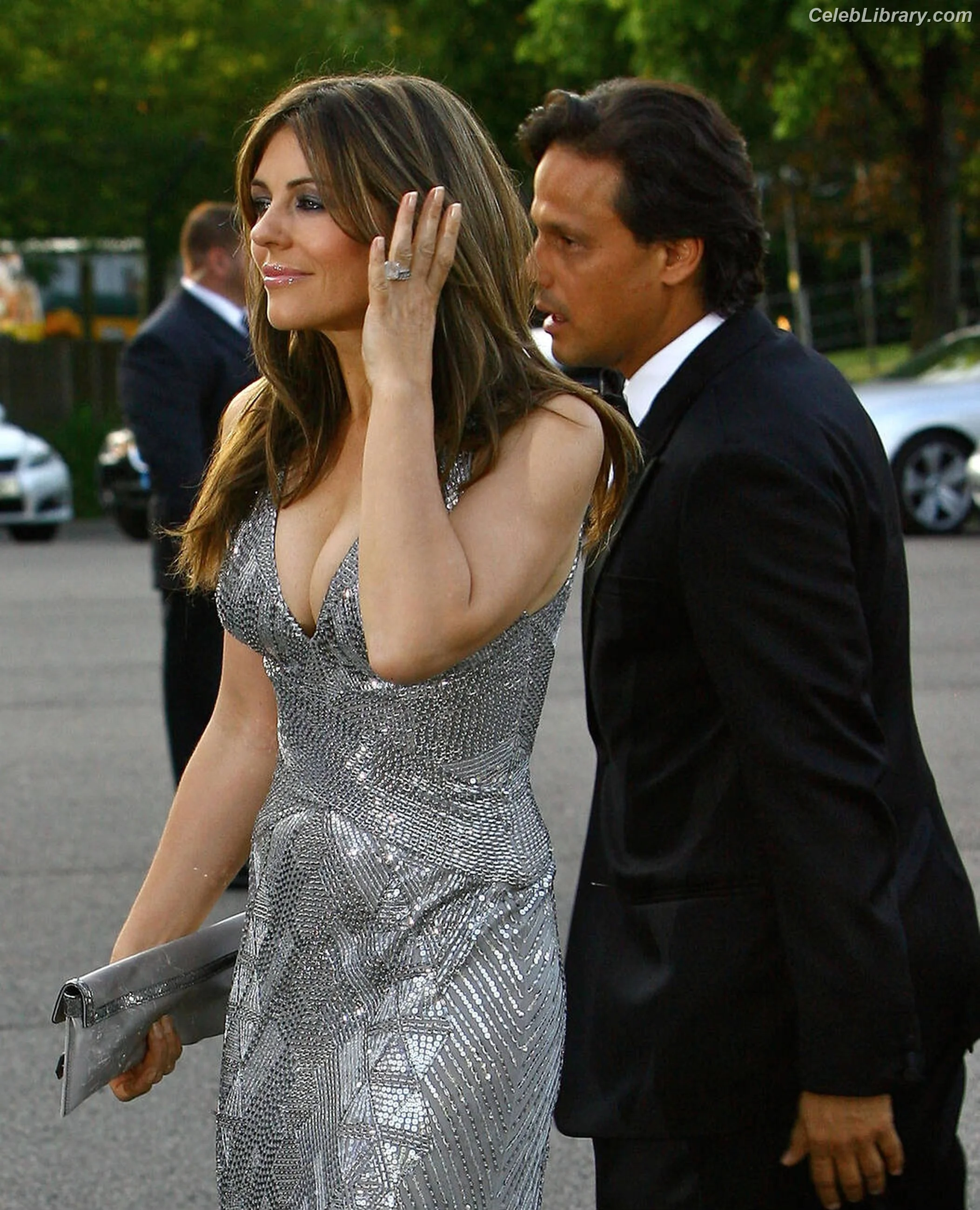 Elizabeth Hurley photo 11 of 822