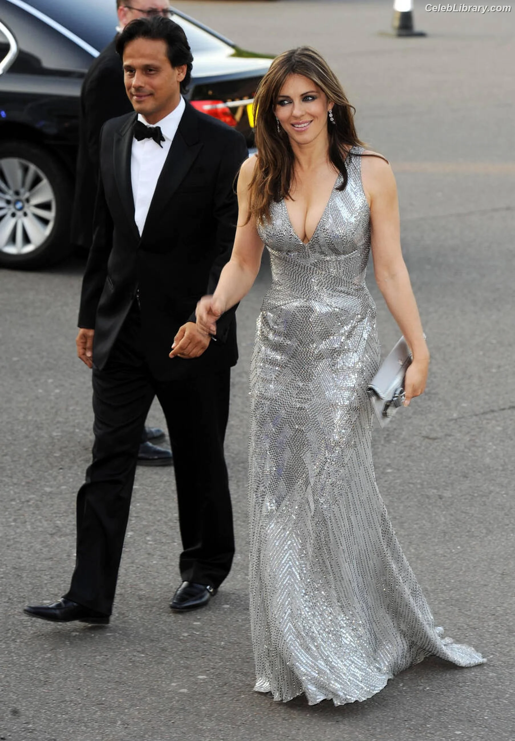 Elizabeth Hurley photo 13 of 822