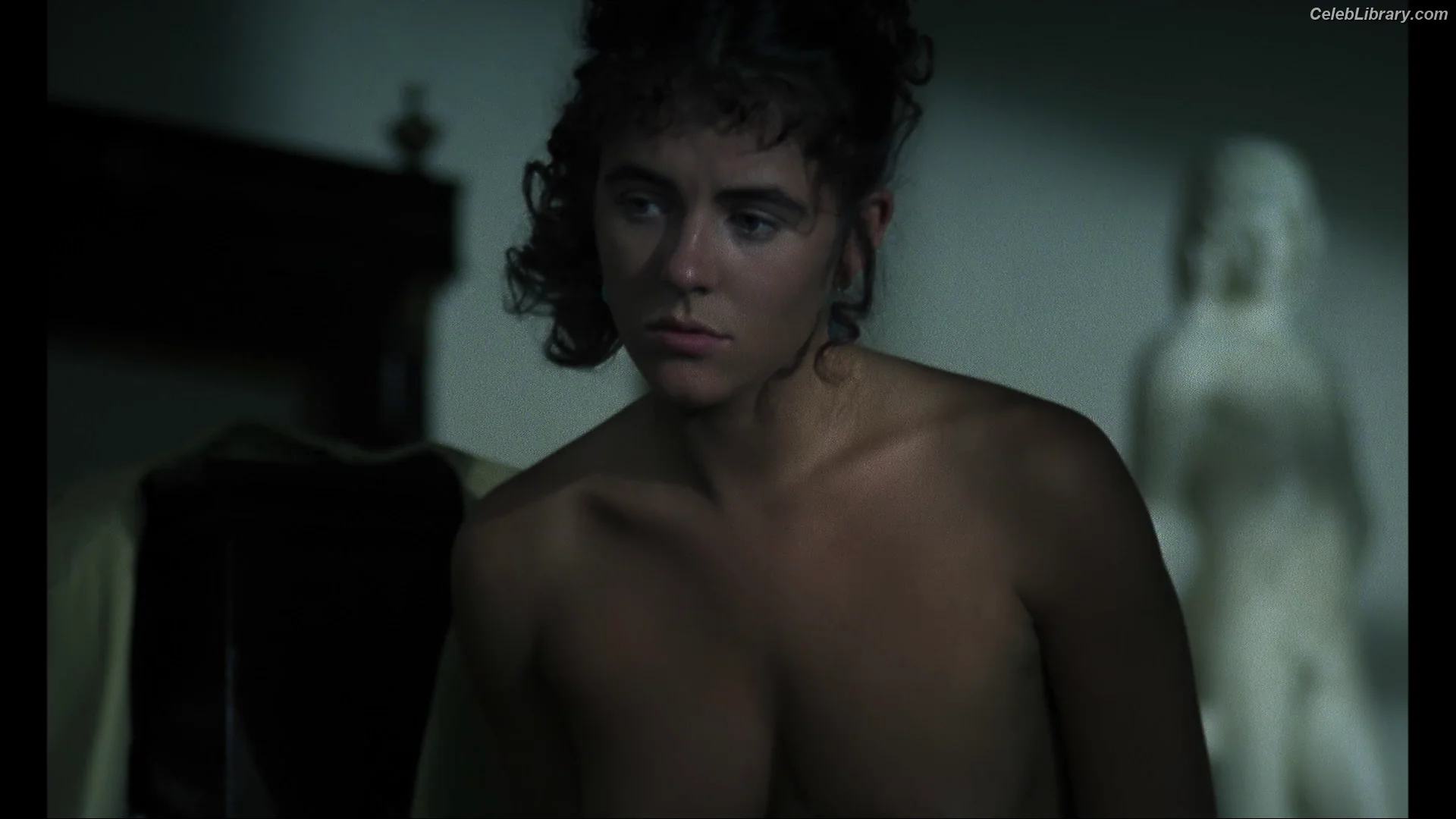 Elizabeth Hurley photo 10 of 822
