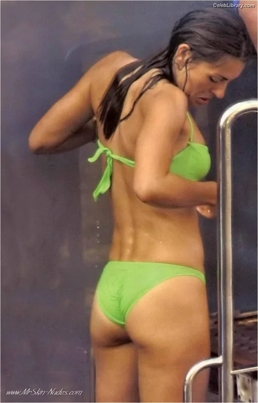 Elizabeth Hurley photo 7 of 823