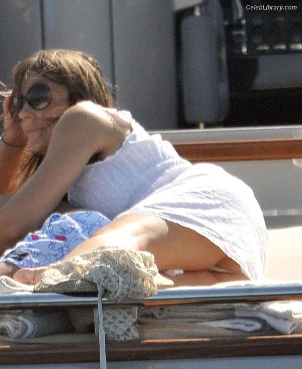 Elizabeth Hurley photo 14 of 823